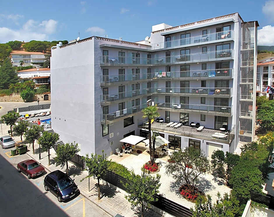 Summer Hotel
