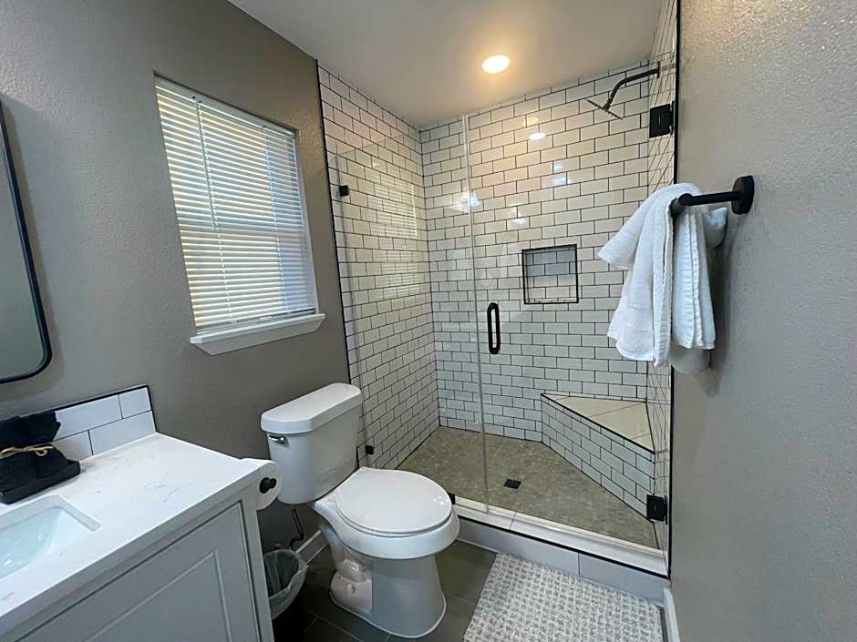 Apt 1- High Plains Lodge at Nomad Landing
