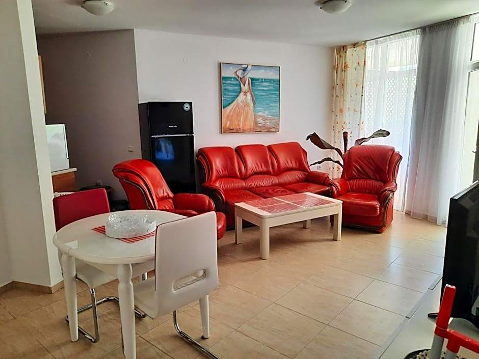 Apartment in Sunny beach, Complex Sun Village, 80 qm, 2 bedrooms & living room near to the beach, SWIMMING POOL, garden