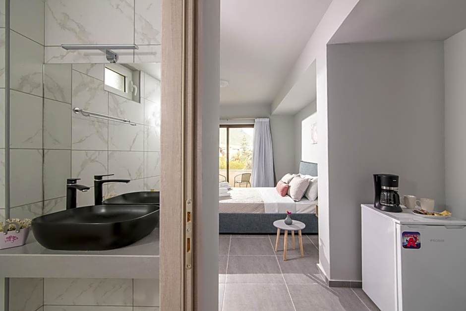 Golden Sunlight Hotel by Estia