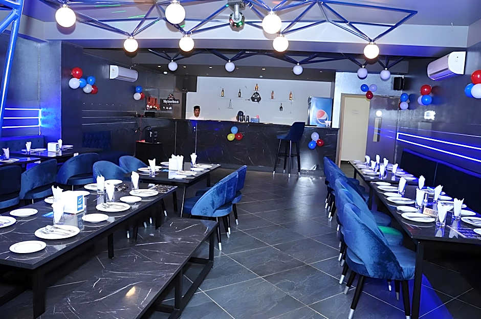 Comet Hotel – Bangalore, MN