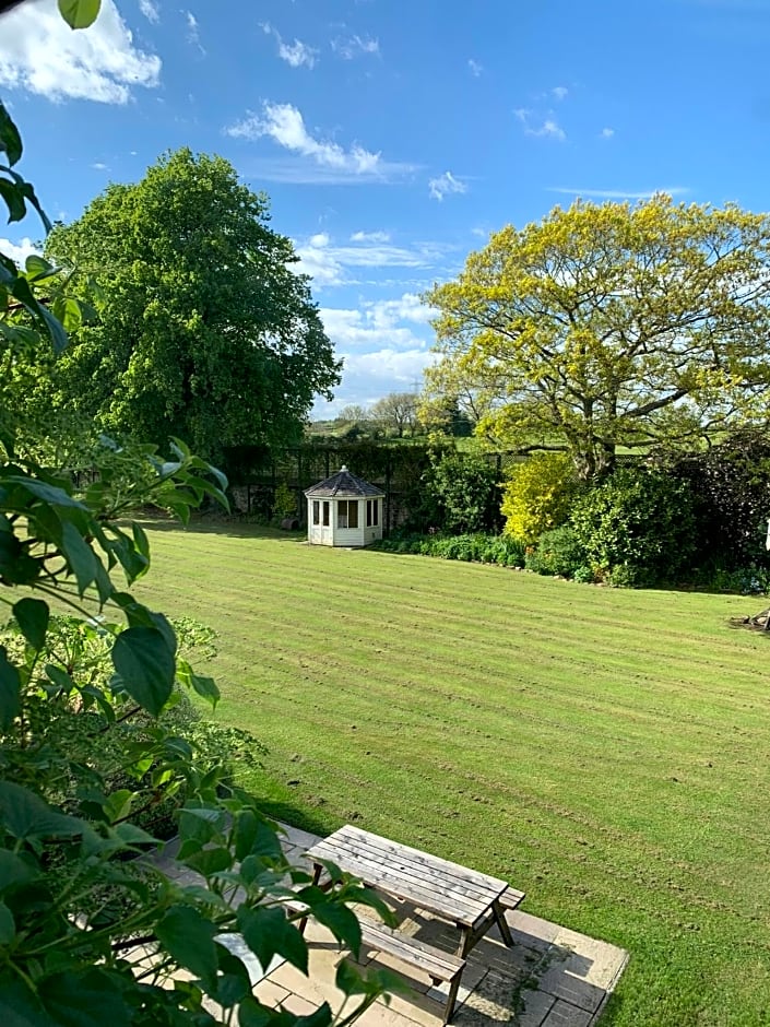 Dalton House Bed and Breakfast