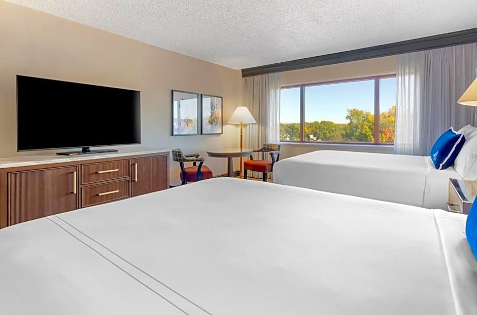 Omni Charlottesville Hotel