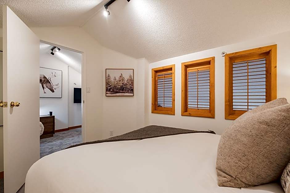 Powderview by Outpost Whistler