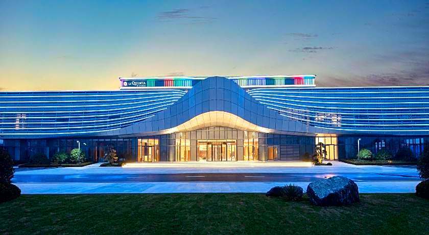 La Quinta by Wyndham Weifang South
