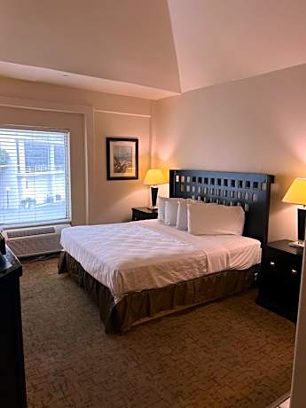 Queen Suite with Sofa Bed