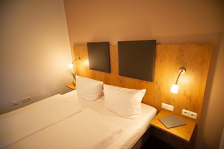 Hotel am Hachinger Bach by Blattl