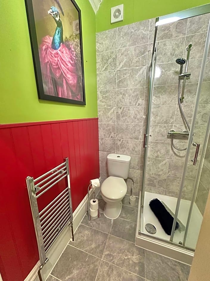 Lemur Lodge - Boutique Apartments - Short Stroll to The Beach