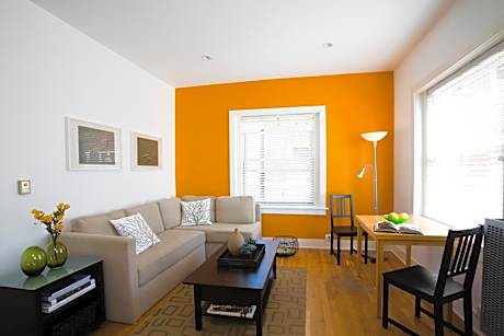 One Bedroom Suite - 1 Queen Bed and 1 Sofa Bed