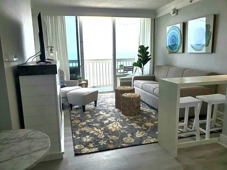 Beautiful one bedroom oceanfront condo