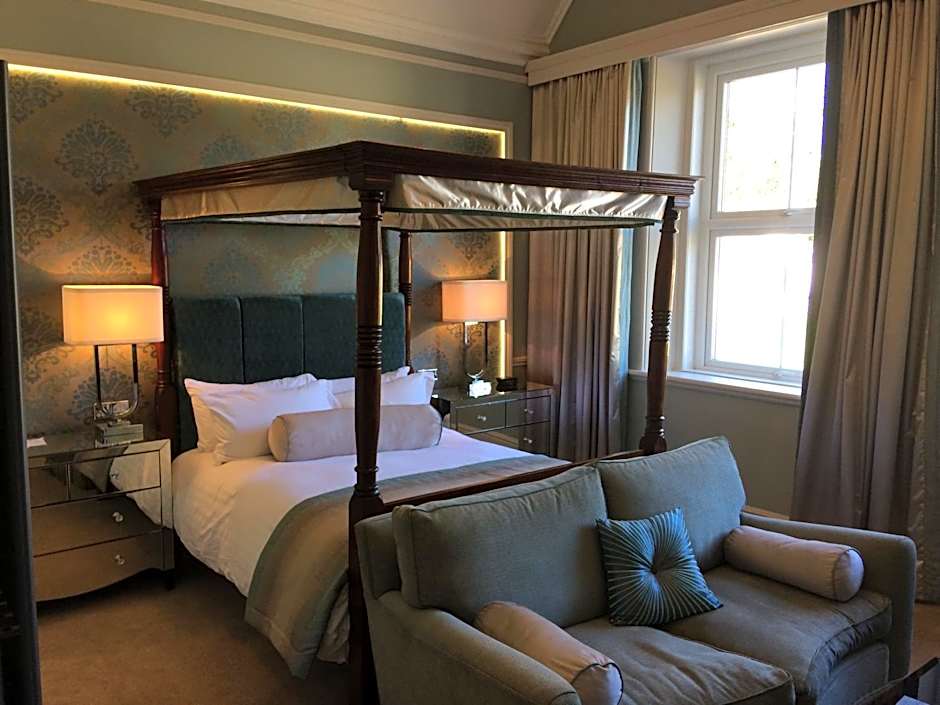 Photo 1 of 5 of Deluxe 1 Queen Bed