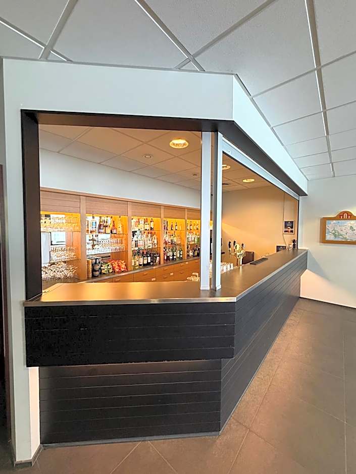 Hotel Cabin
