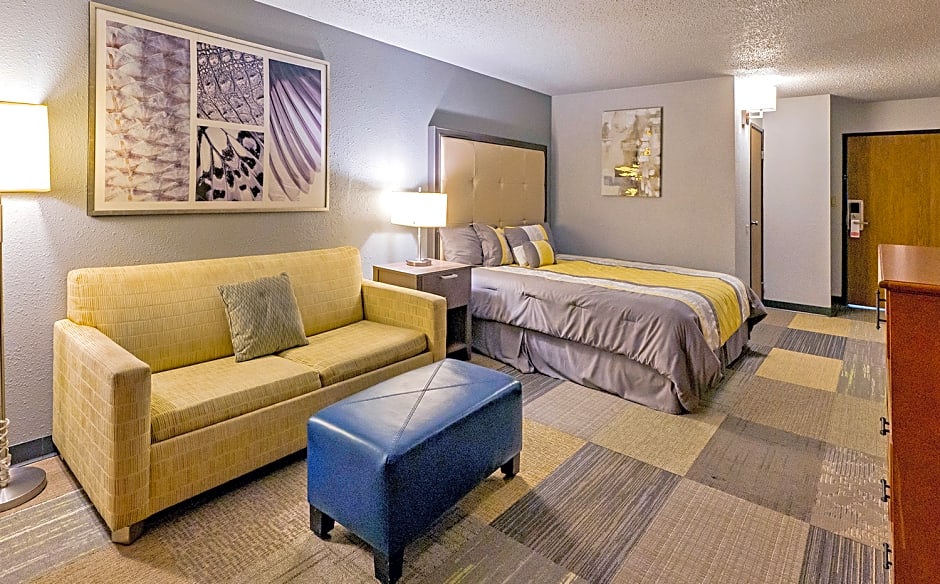 Coratel Suites Iowa Fairfield