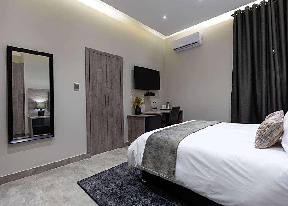 Luxe Suites Boutique Hotel