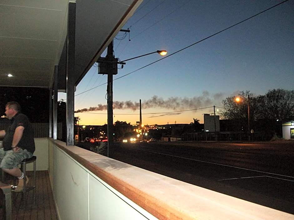 Spinifex Motel and Serviced Apartments