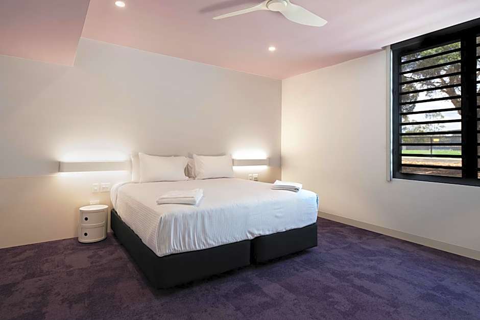 The Lodge, Blacktown - Sydney