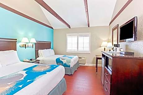 Deluxe Double Room with Two Double Beds - Non-Smoking