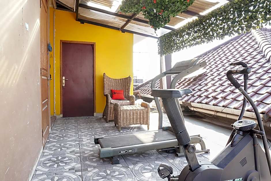 RedDoorz near Kemang Square