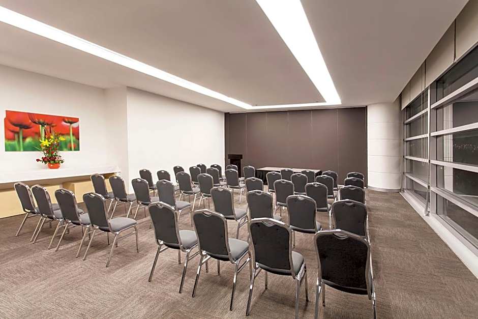 NH Mexico City Valle Dorado