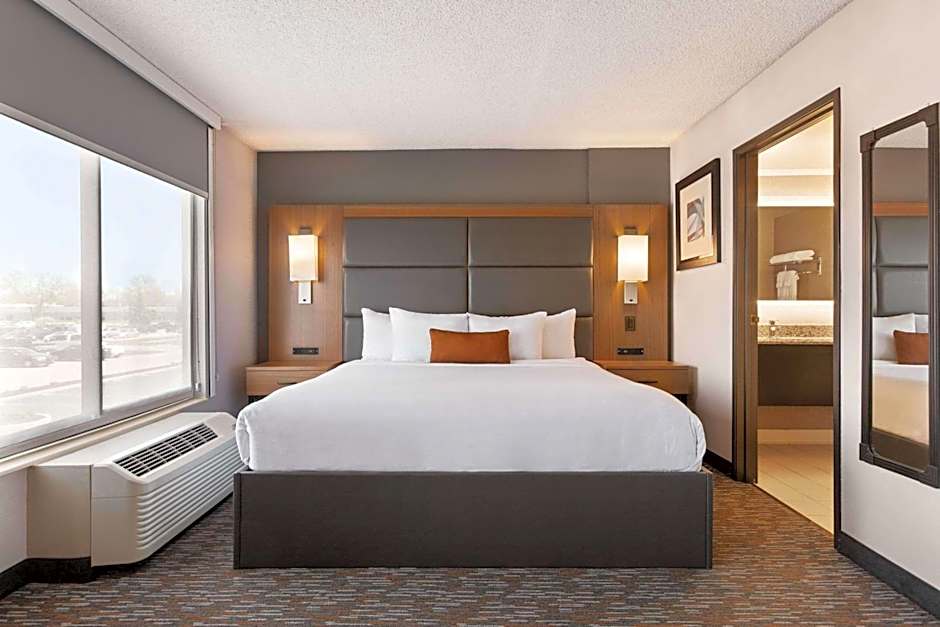 Wingate by Wyndham Cincinnati/Blue Ash