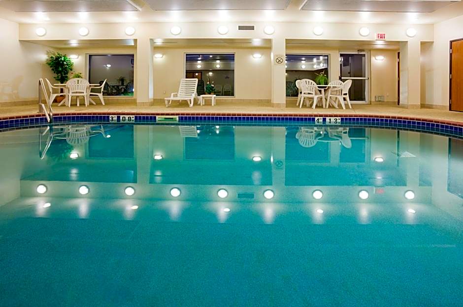 Holiday Inn Express Suites Yankton Hotel By IHG