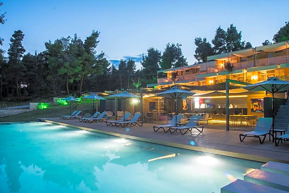 Sani More & Sani Woods