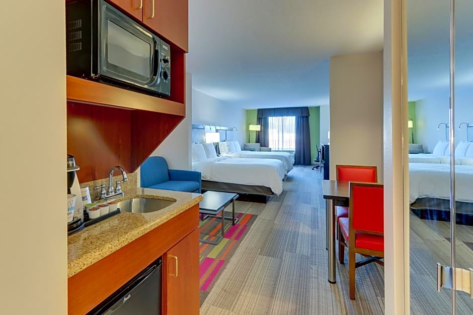 Holiday Inn Express Hotel & Suites Dayton-Centerville