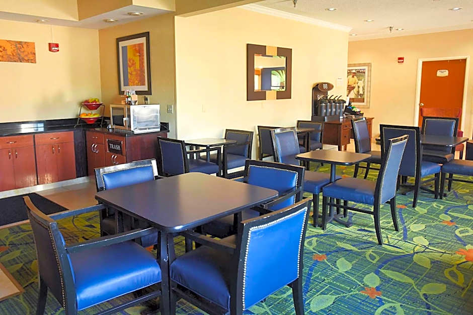 AmericInn by Wyndham Topeka