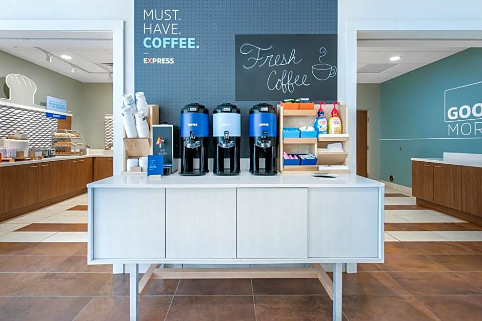 Holiday Inn Express And Suites Ruskin By IHG