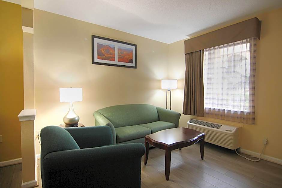 Quality Inn & Suites Franklin