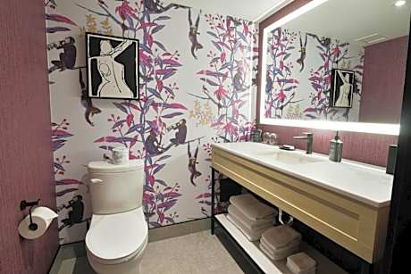 One-Bedroom Residential Suite with Whirlpool