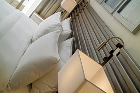 Deluxe Room, 1 King Bed