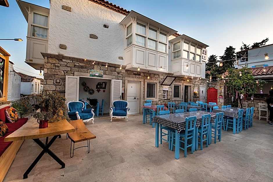 Monat Otel Alacatı