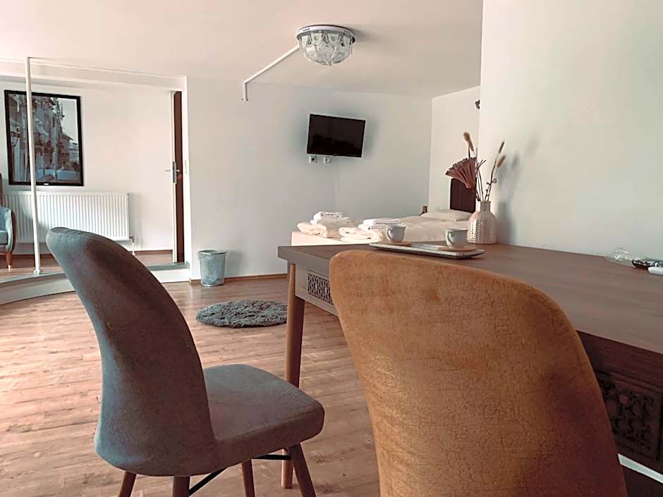 HR RoomS