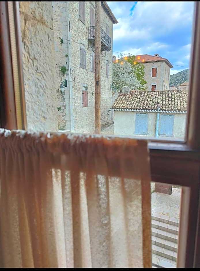 Lousiou Nymphes escape suites