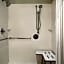 Holiday Inn Express & Suites - McAllen - Medical Center Area By IHG