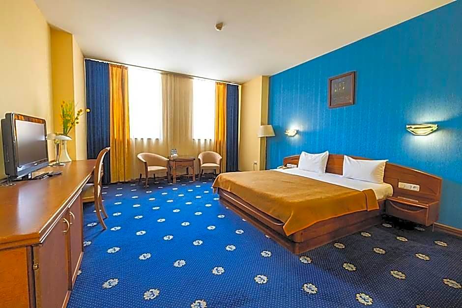Ararat Hotel