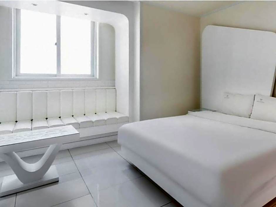 Zara Hotel Peace Square