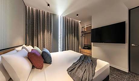 Howey Suite