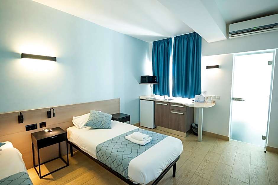 Day's Inn Hotel and Residence