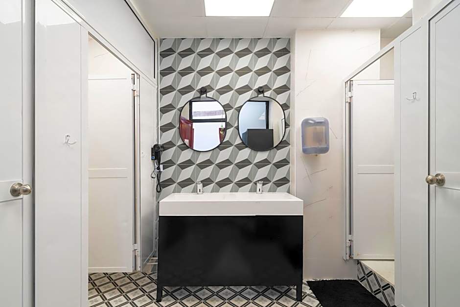 Home Youth Hostel by Feetup Hostels