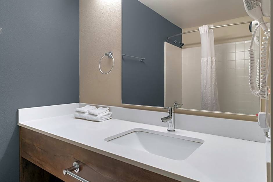 Extended Stay America Suites - San Francisco - San Mateo - SFO