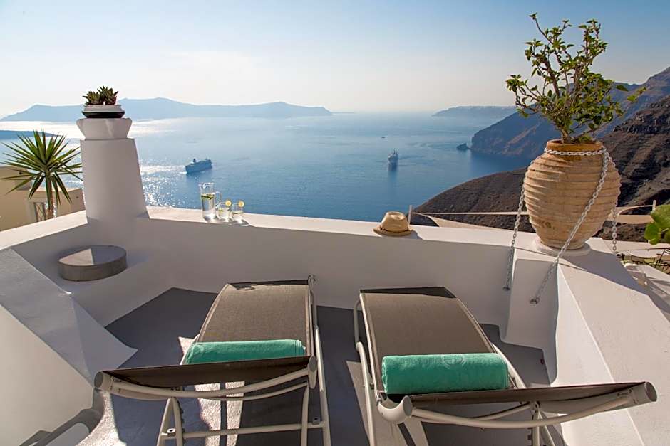 Trieris Villa & Suites