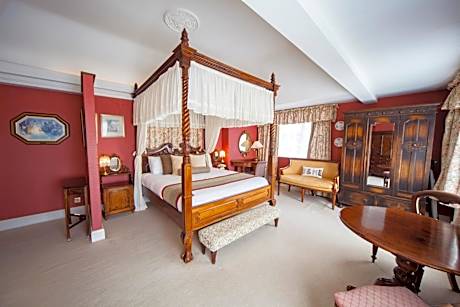 Four Poster Suite