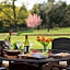 Hilltop Manor Bed And Breakfast