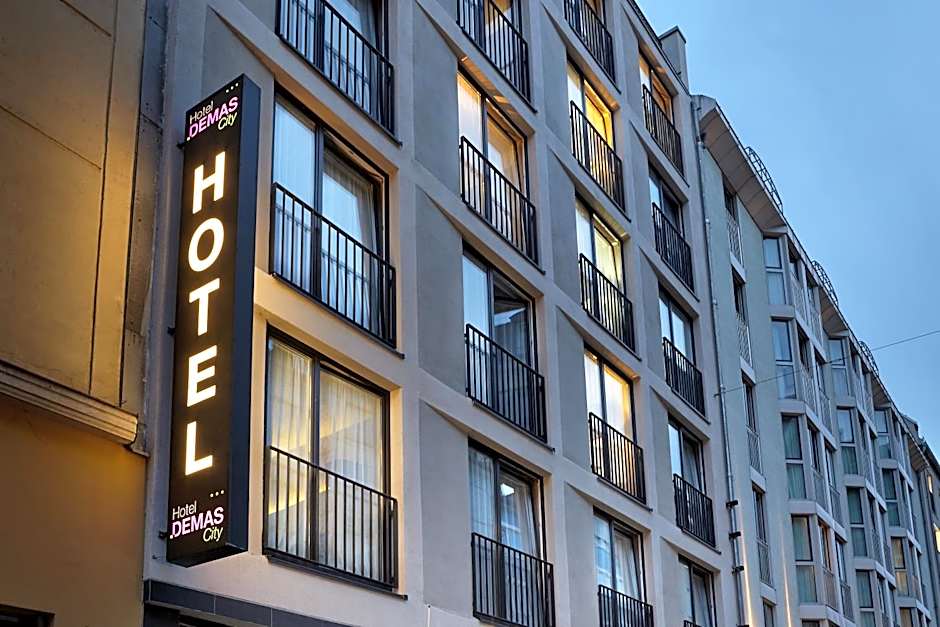 Hotel Demas City
