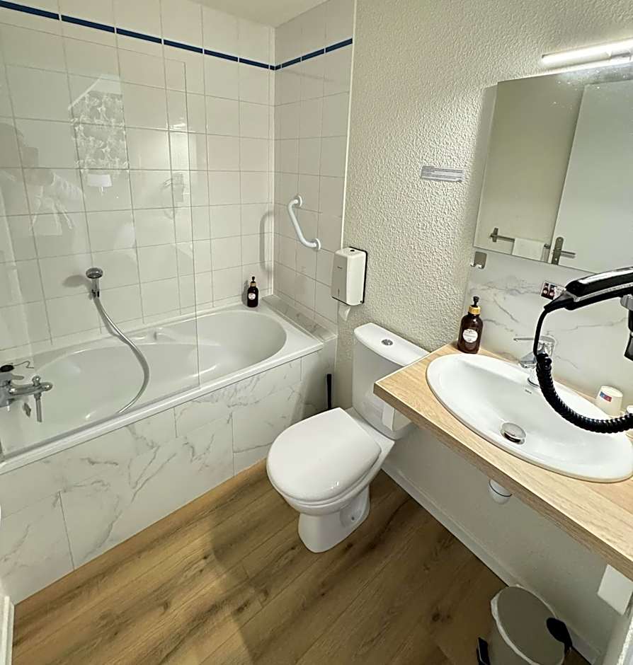 Couett'Hôtel Brest Port de plaisance, Les pieds dans l'eau