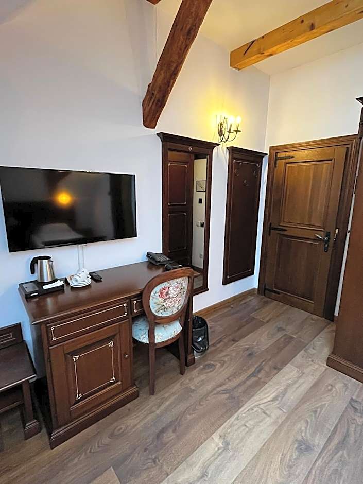 HOTEL BOUTIQUE CASA CHITIC -HOTEL AND RESTAURANT Str Johann Gott nr7