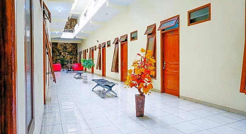 Flagship 90723 Berlima Guest House Syariah