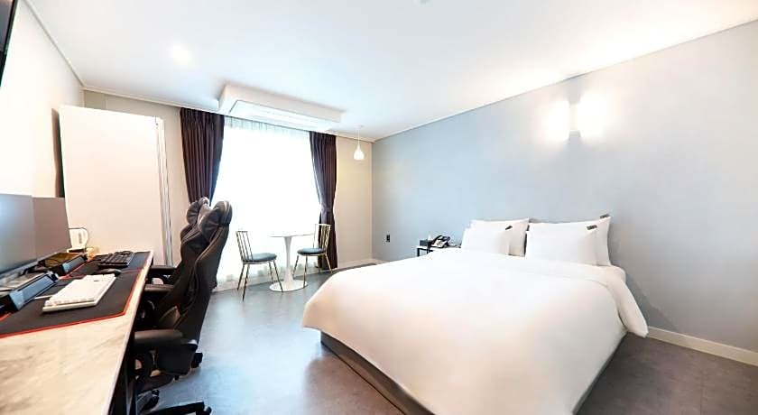Brighten Hotel 